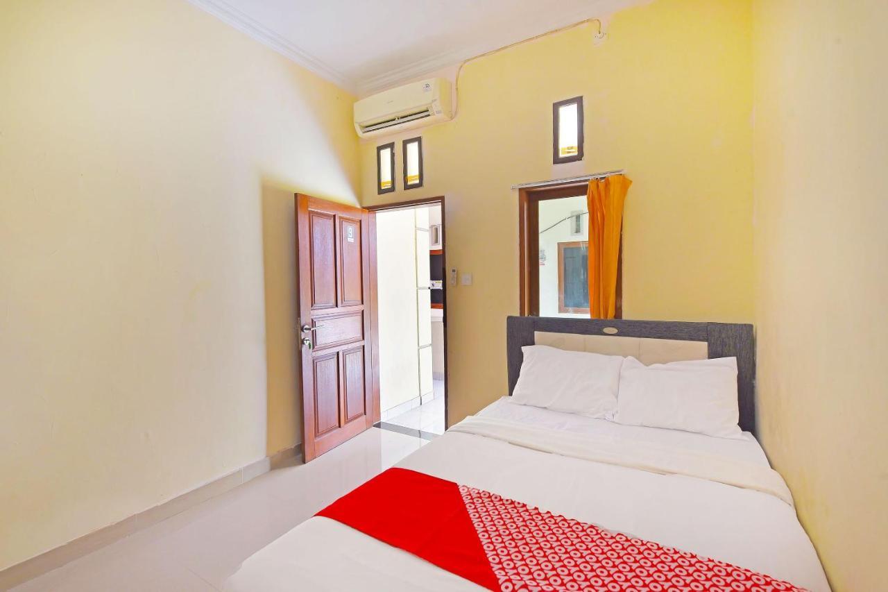 Oyo 91445 Sandat Guest House 丹帕沙 外观 照片