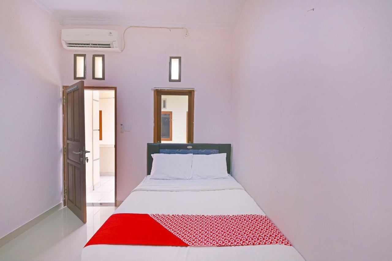 Oyo 91445 Sandat Guest House 丹帕沙 外观 照片